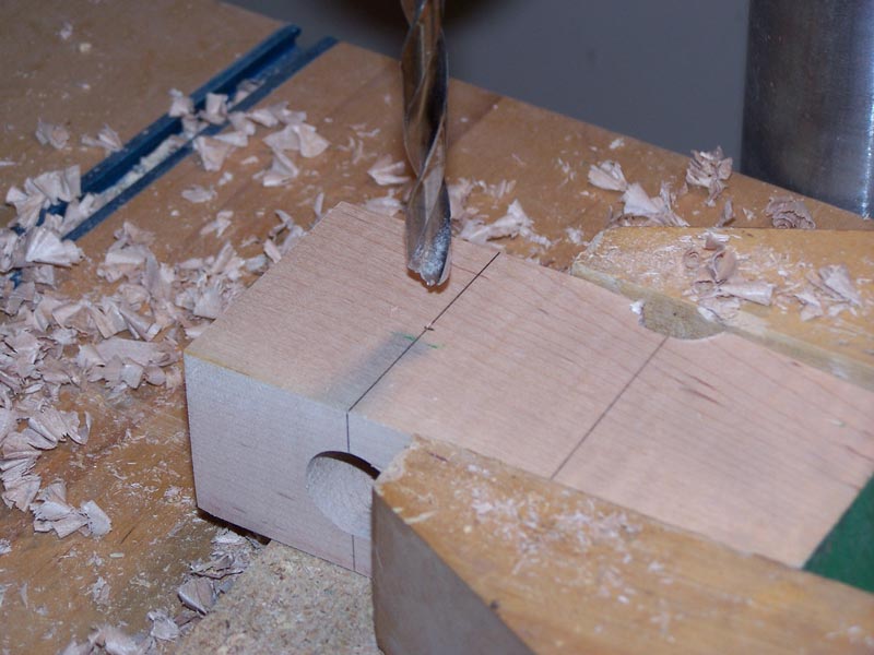 Drill the jig hole for the handle